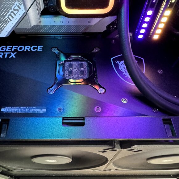 MSI GeForce RTX 4090 GAMING X TRIO 24GB GDDR6X - Picture 11 of 12